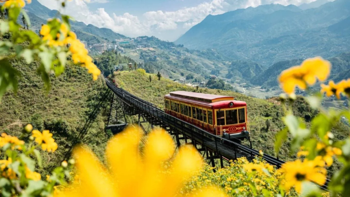Le Funiculaire funicular train French Village Ba Na Hills Bali