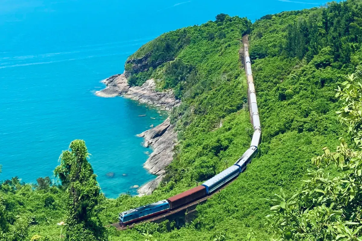 Hai Van Pass mountain road viewpoint Da Nang to Ba Na Hills Bali