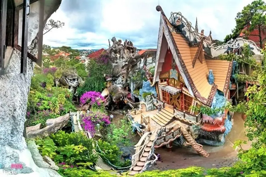 Crazy House Hang Nga Guesthouse surreal architecture Da Lat Bali