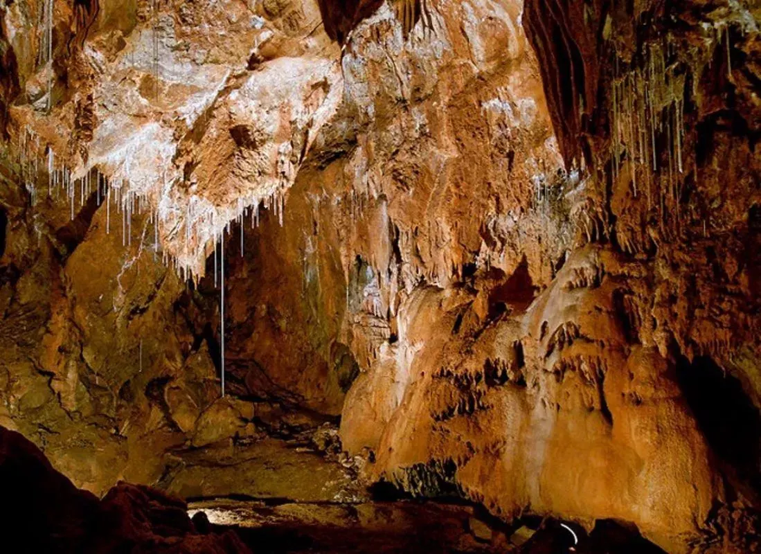 Mo Luong Cave stalactites underground stream Mai Chau Hoa Binh Bali