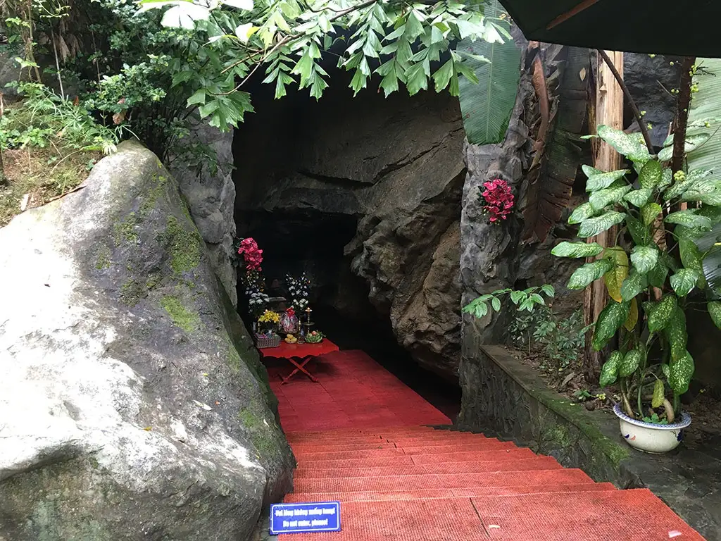 Eight Ladies Cave Hang Tam Co Bali War memorial candles Phong Nha Bali