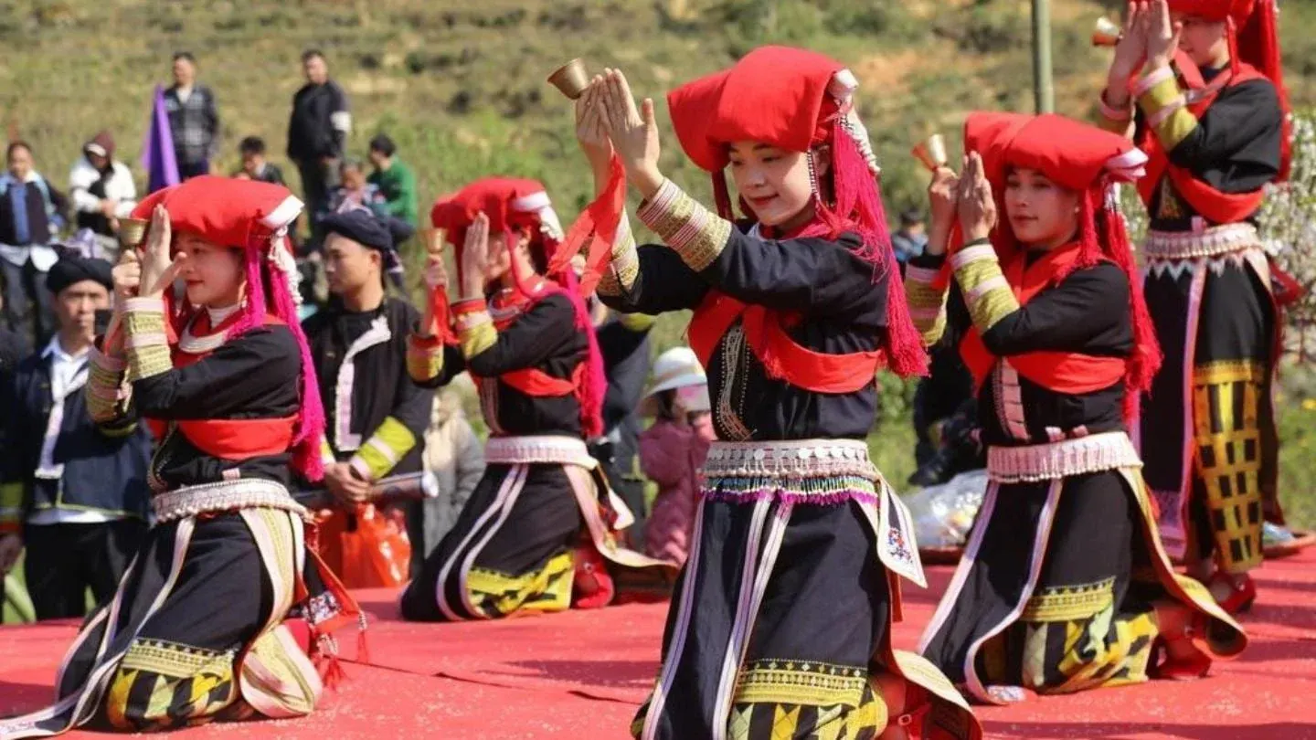 Giang Ta Chai Red Dao ethnic village deeper Muong Hoa Valley Sapa Bali
