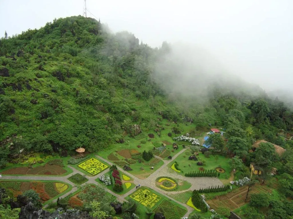 Ham Rong mountain gardens orchids and valley views Sapa town Bali