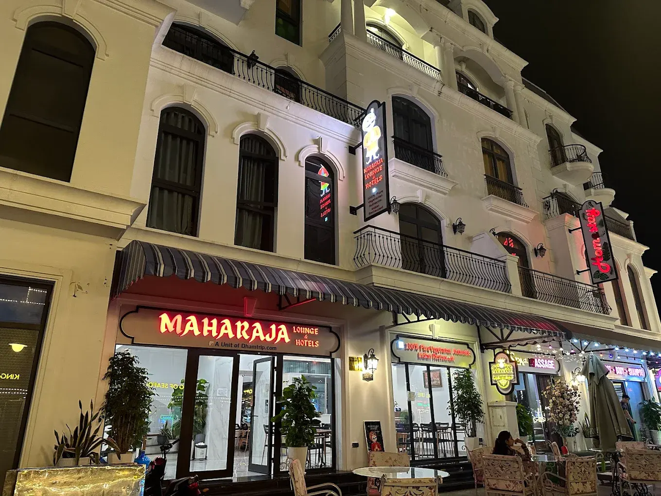 Maharaja Lounge & Hotels - Grand World Phú Quốc
