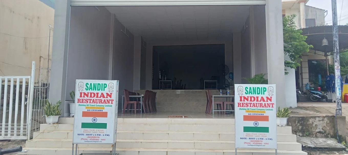 Sandip Indian Restaurant, Pure Vegitarian( South Indian and North Indian food)